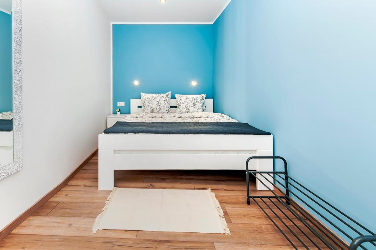 Otto Apartment With Sea View And Parking Ровінь Екстер'єр фото